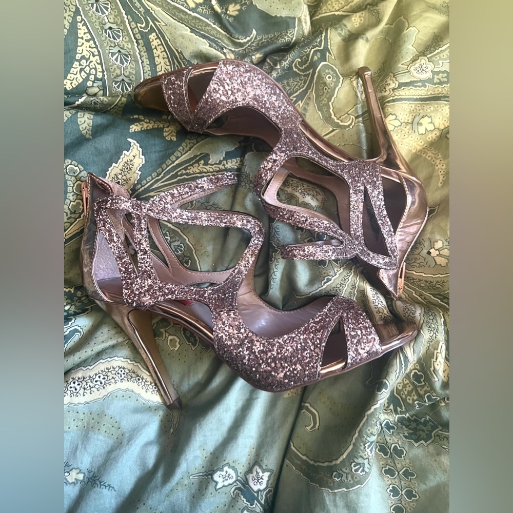 Rose Gold / Pink Glitter Betsy Johnson Heels